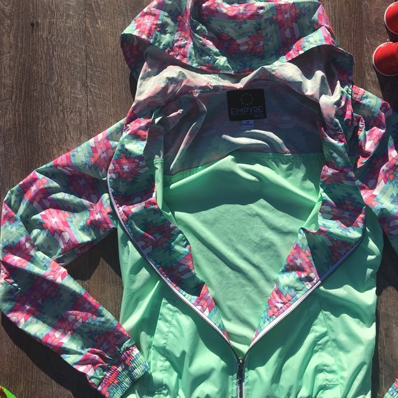 EMPYRE  WINDBREAKER w/ AZTEC PRINT - Picture 5 of 8